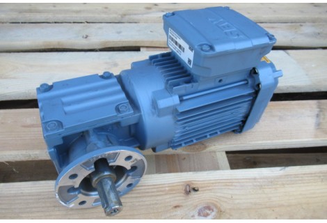 138 RPM 0,37 KW Asmaat 20 mm IE3. Unused